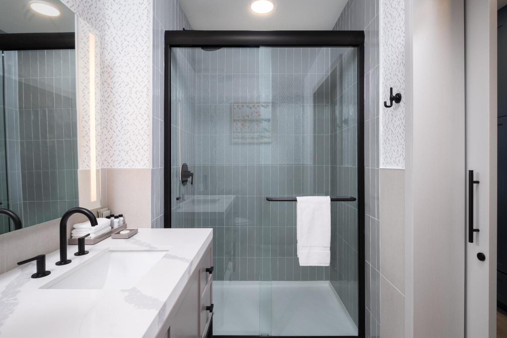 מק'קיני Denizen Hotel מראה חיצוני תמונה